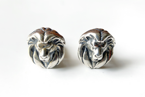 Lion motif cuff links